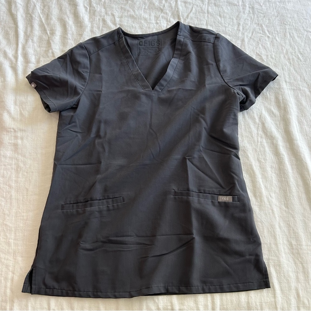 FIGS women's Charcoal Gray Scrub set